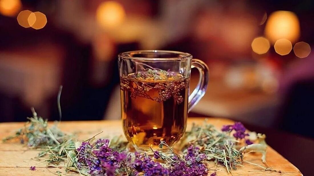 A decoction of medicinal tea from plants will protect a man from inflammation